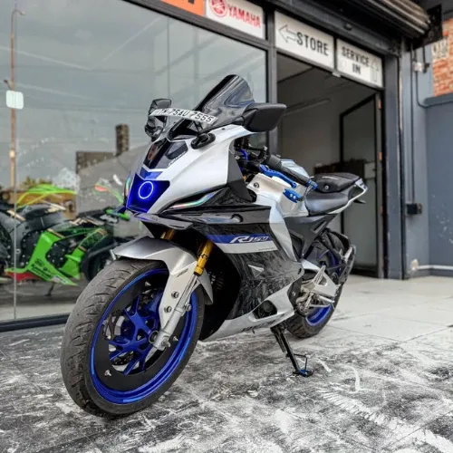 Yamaha R15M V4
