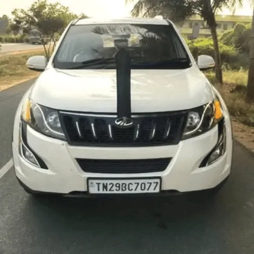 Mahindra XUV500 W8