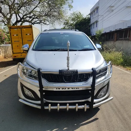 Mahindra Marazzo