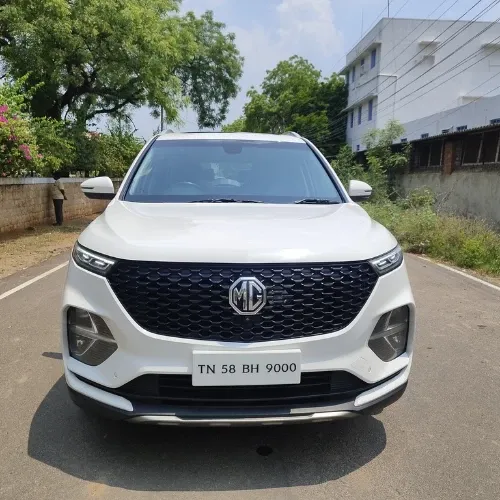 MG Hector Plus Sharp