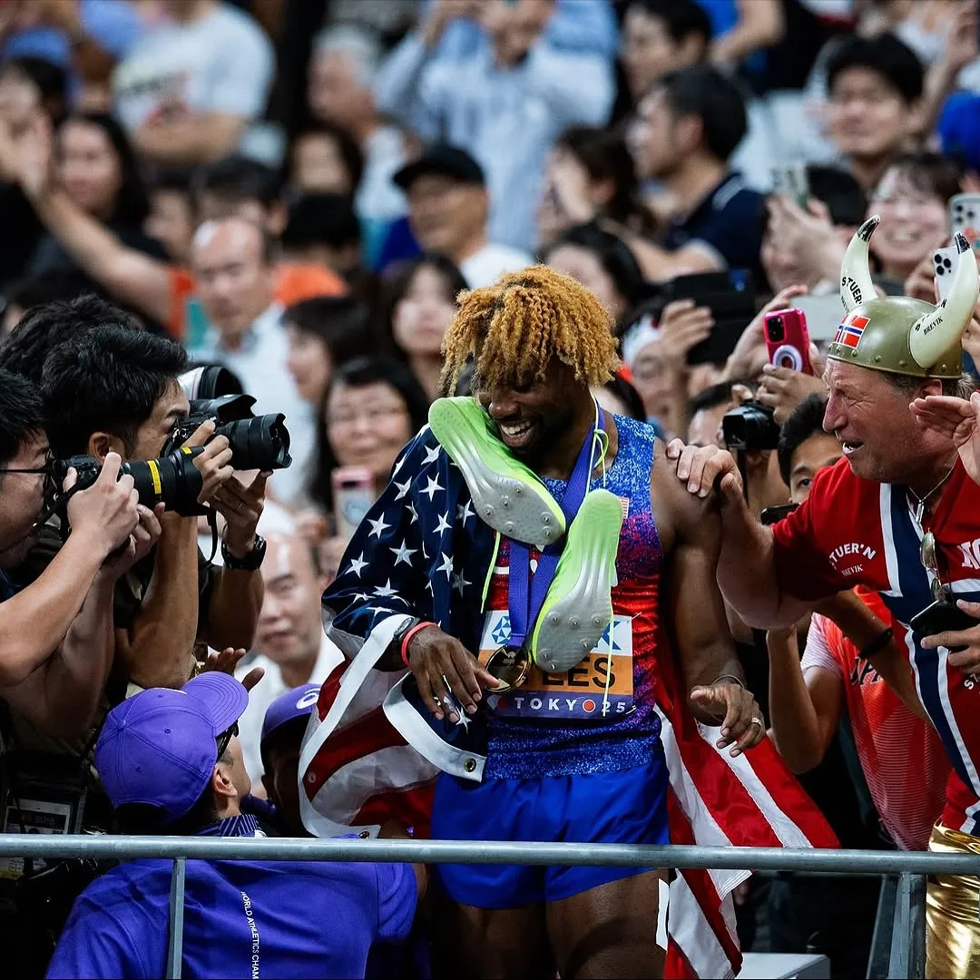 Noah Lyles Poses with Fans and Supporters