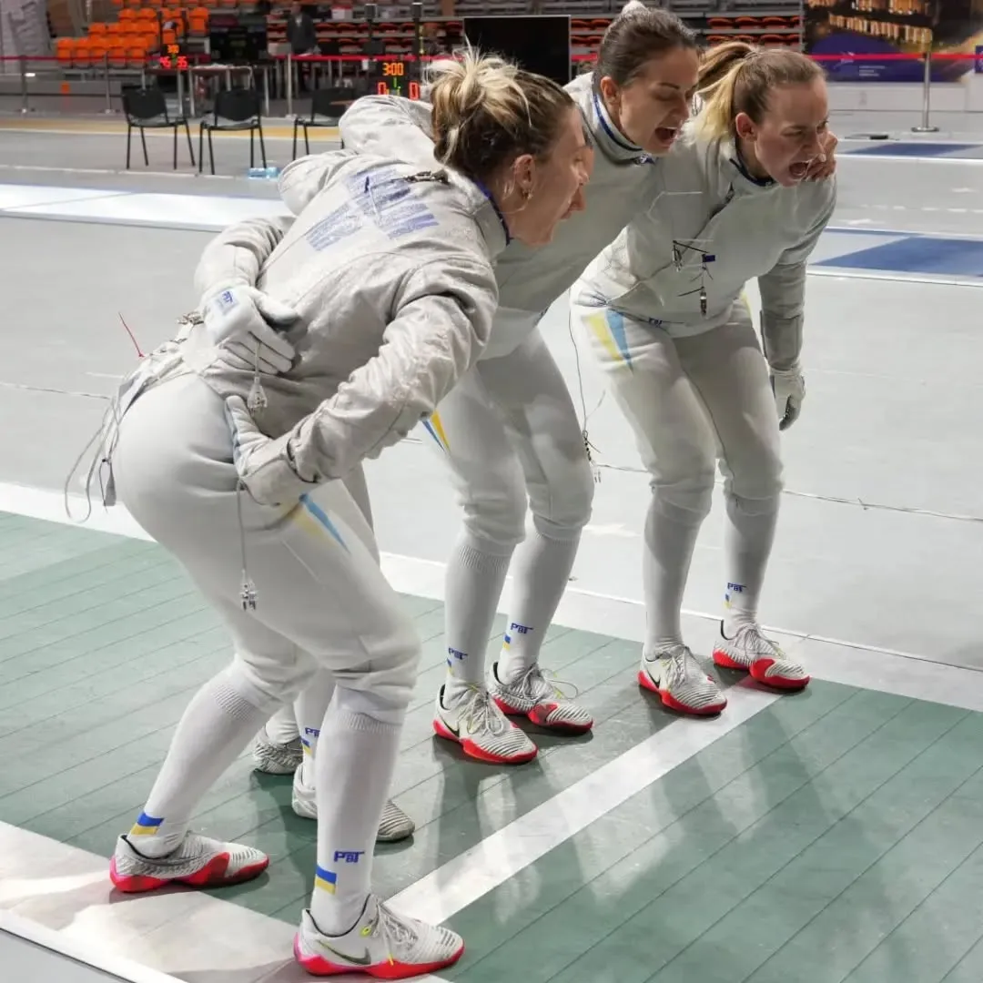 OlhaKharlan Fencing Team Celebrates Victory