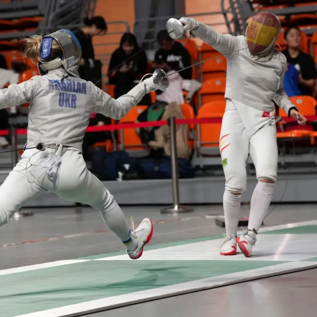 OlhaKharlan Defends During Fencing Competition
