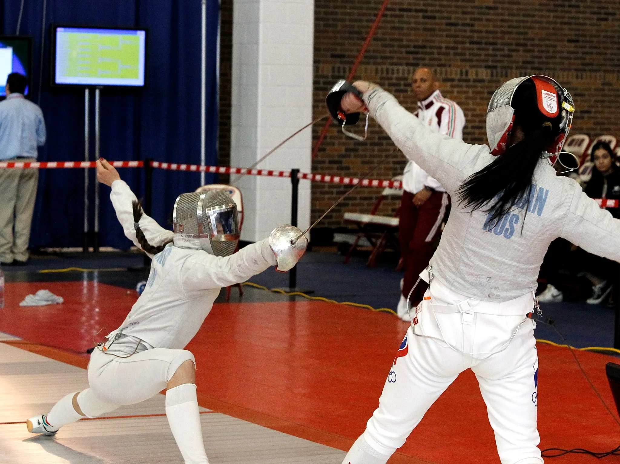 Valentina Vezzali Executes a Perfect Lunge