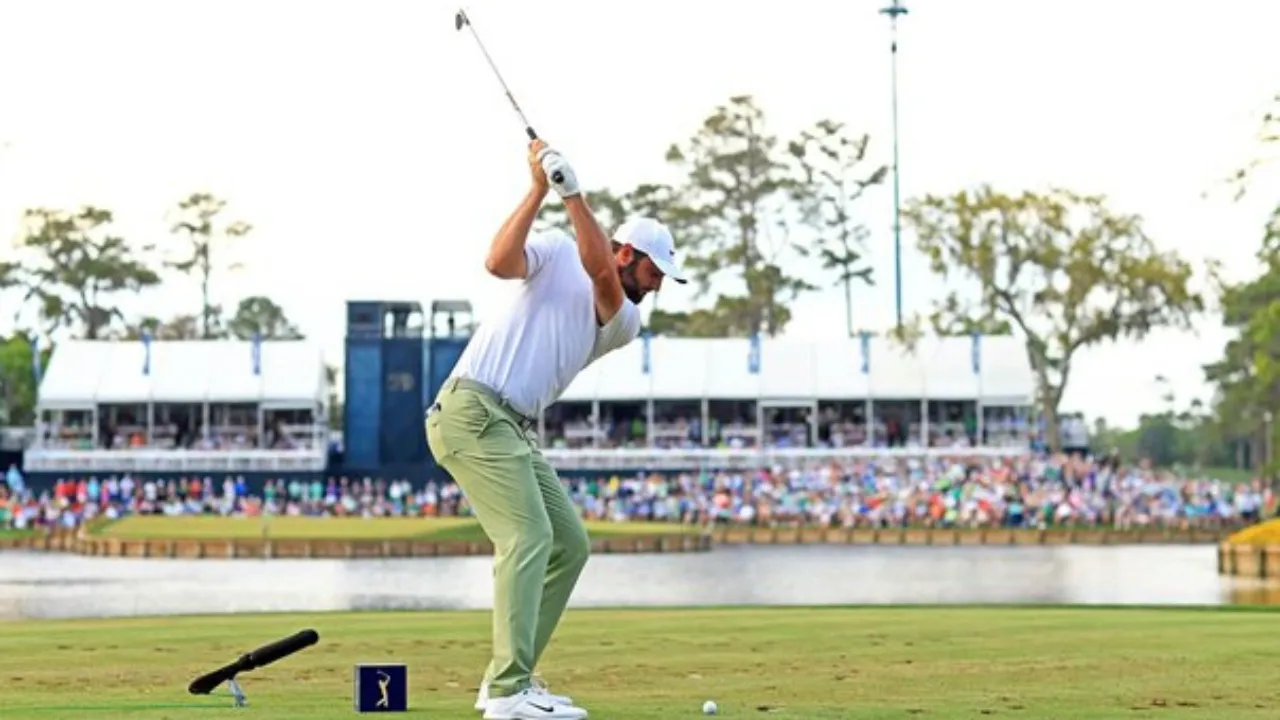 Scottie Scheffler Swinging at a Major Tournament