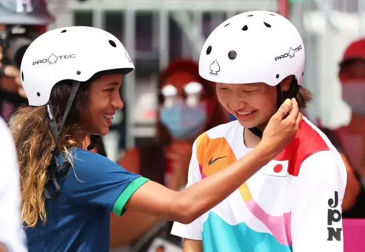 Momiji Nishiya Celebrates with Fellow Skater