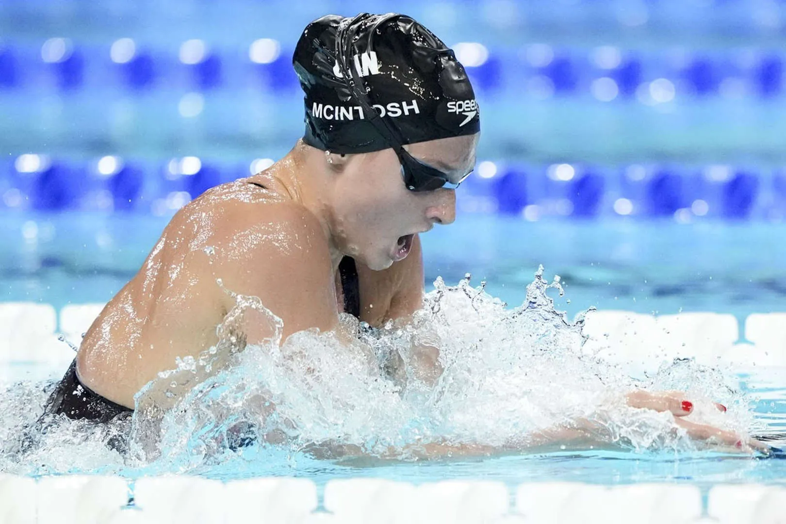 Summer McIntosh Swimming with Power in Professional Championship Event