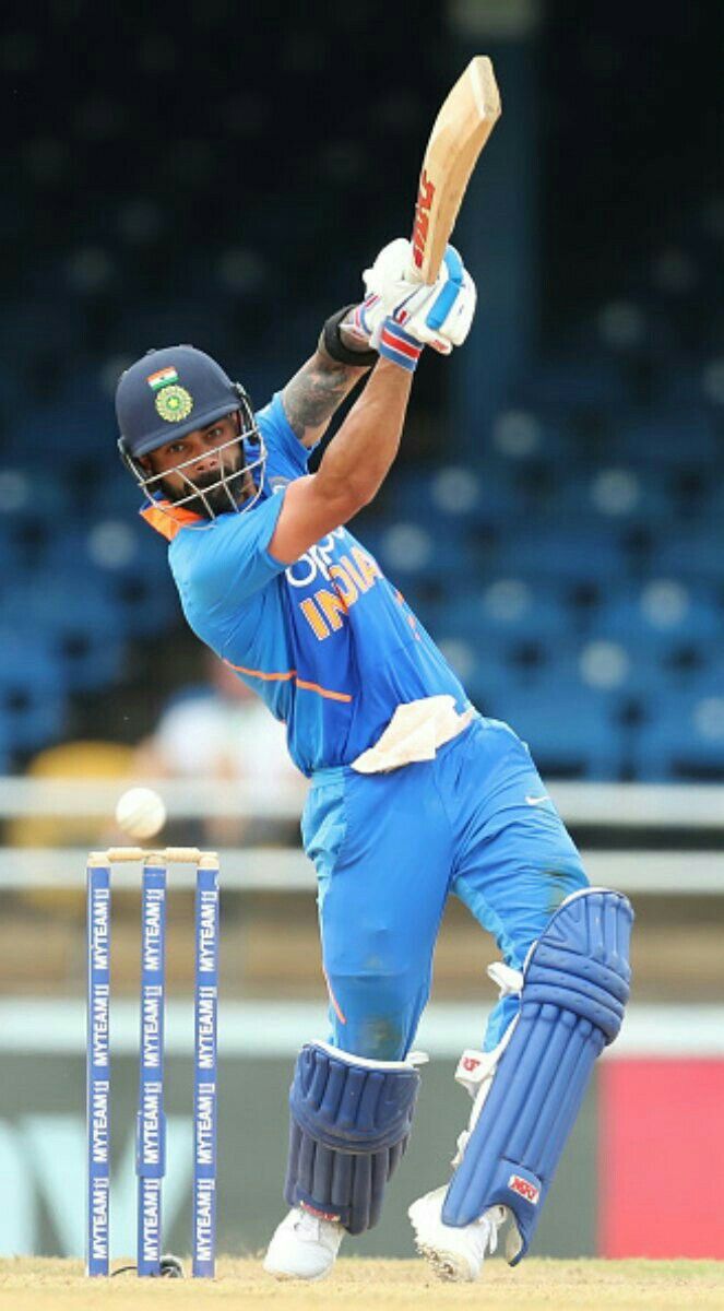 Virat Kohli Batting in ODI Match