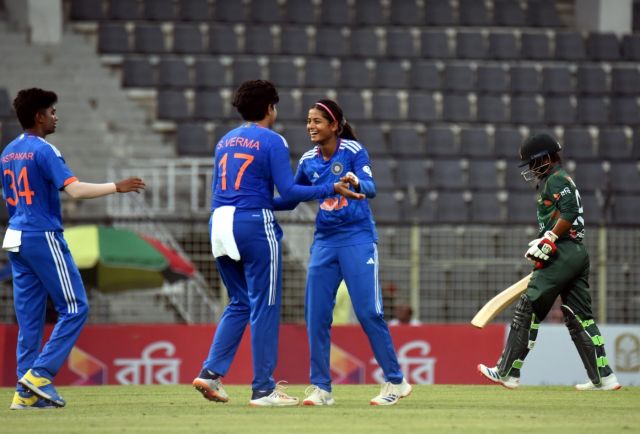 Shafali Verma Congratulates Teammate After Wicket