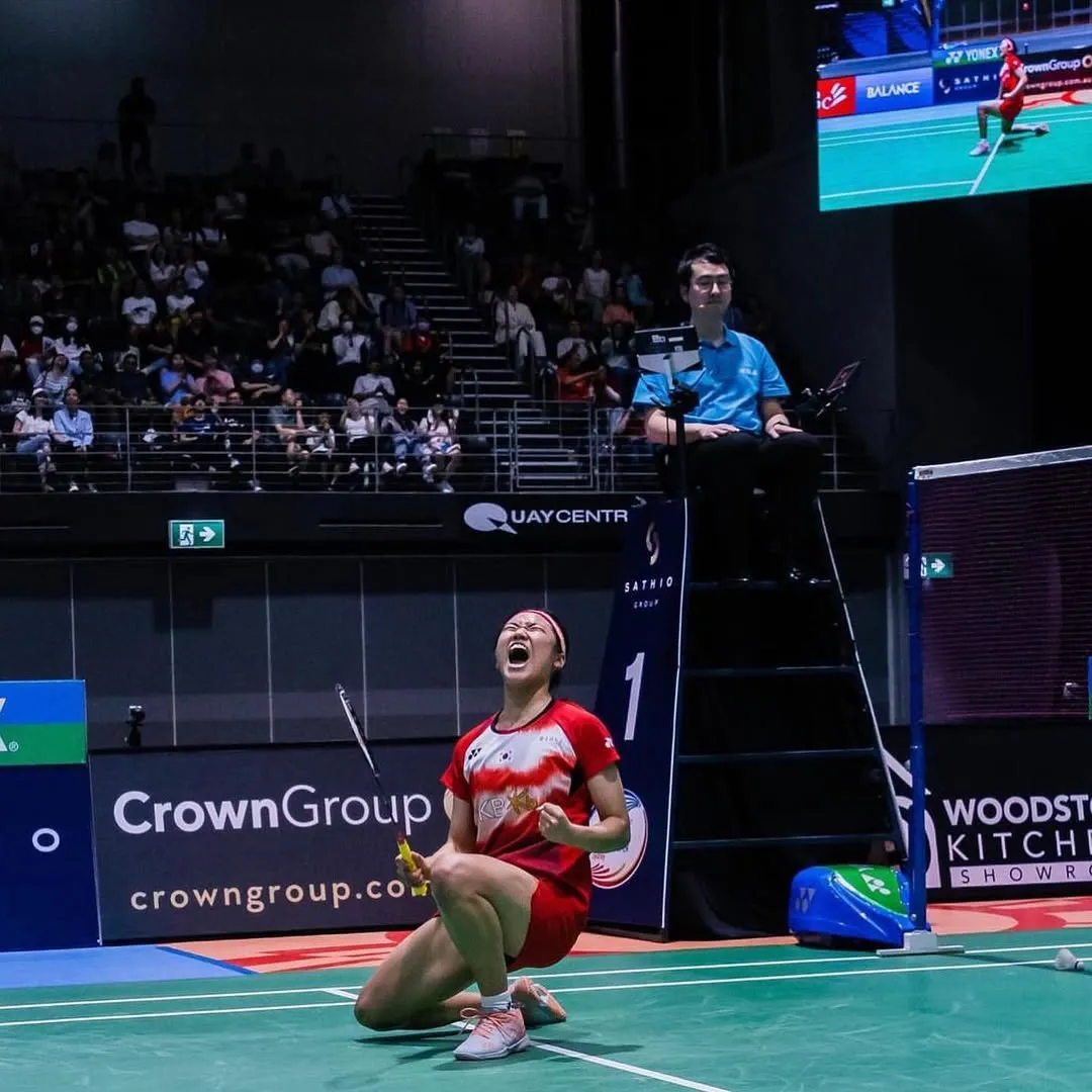 An Se Young Lunges for Shuttlecock