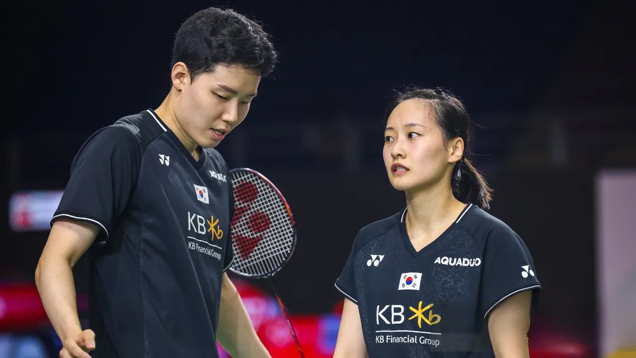 Seo Seung Jae with Mixed Doubles Partner On Court