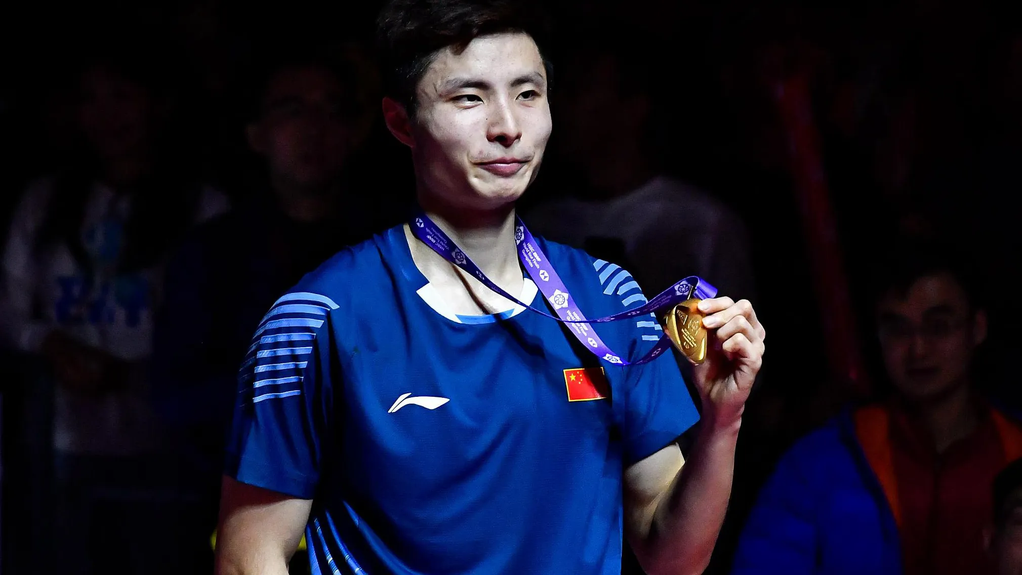 Shi Yuqi Focused During an Intense Match