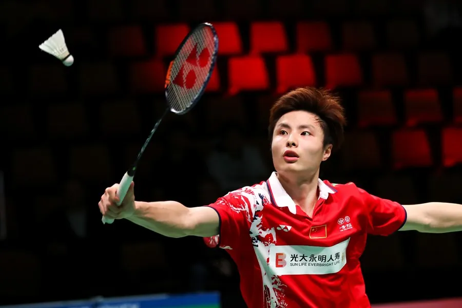 Shi Yuqi Ready to Return a Smash Shot