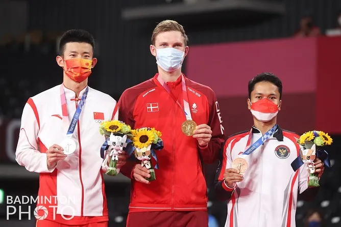 Viktor Axelsen on Podium with Medal Winners