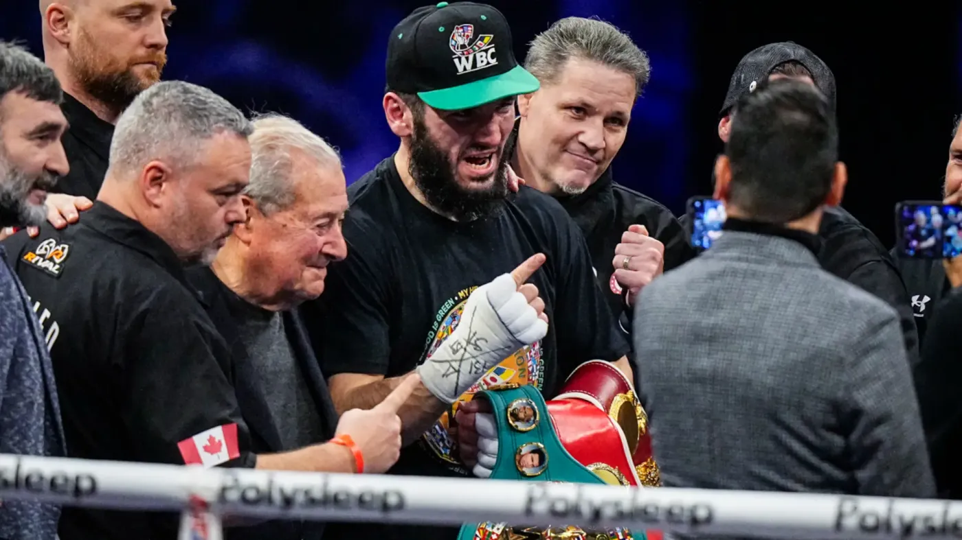 Artur Beterbiev with Team