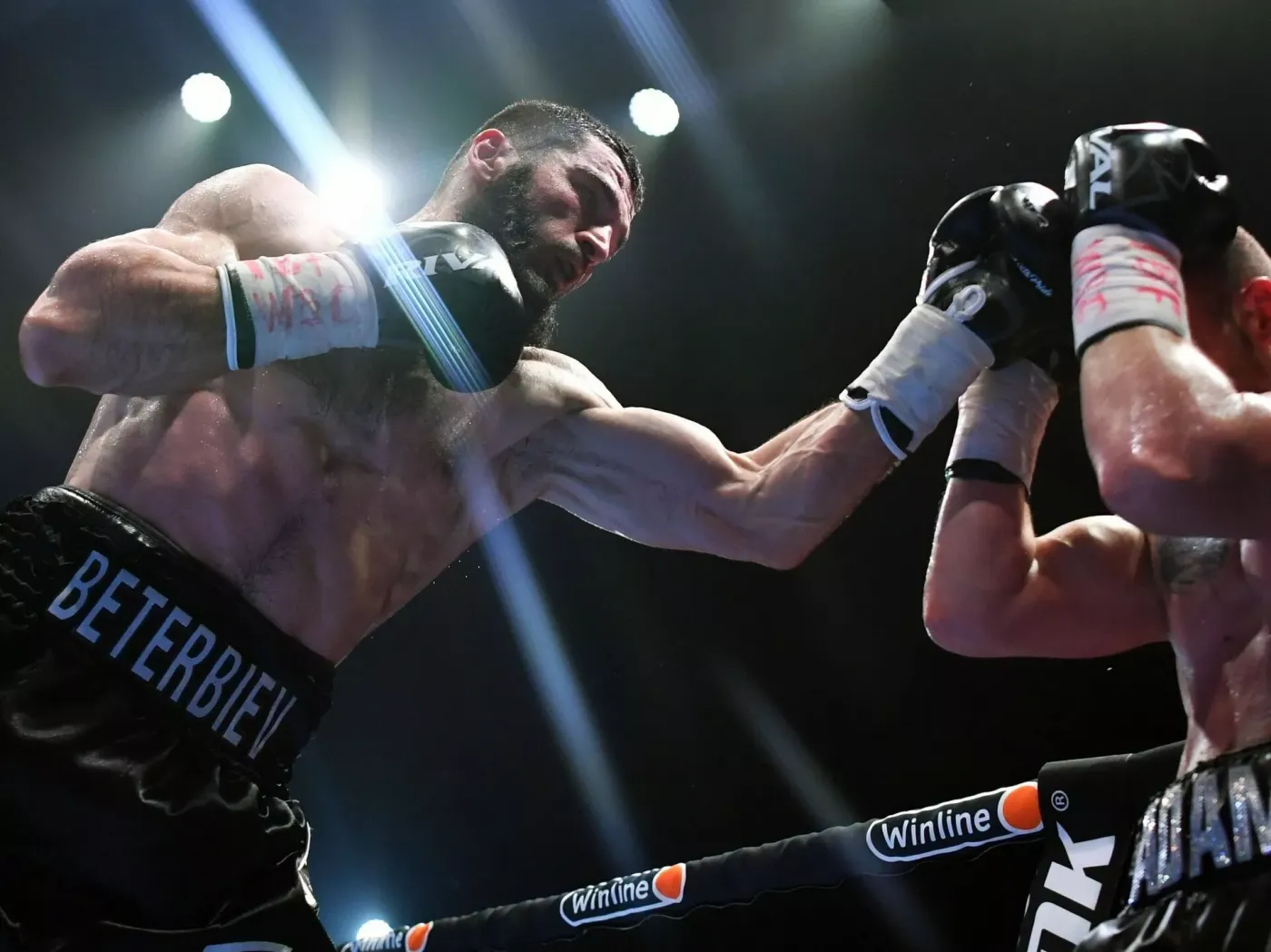 Artur Beterbiev Fighting