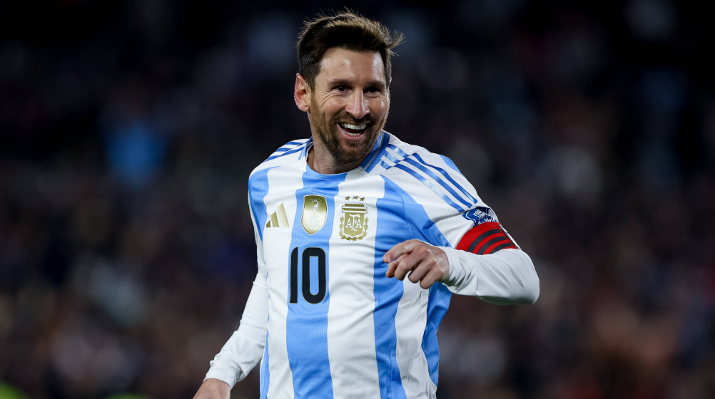Lionel Messi Celebrates Argentina’s Victory with Fans