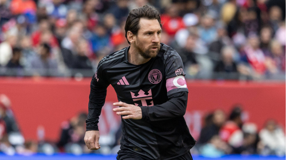 Lionel Messi Prepares for Kickoff in Argentina Jersey