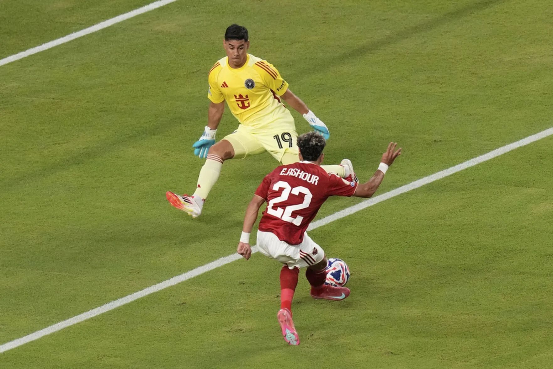 Oscar Ustari Making a Crucial Save