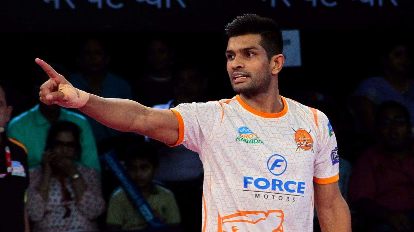 Deepak Hooda Motivates the Crowd