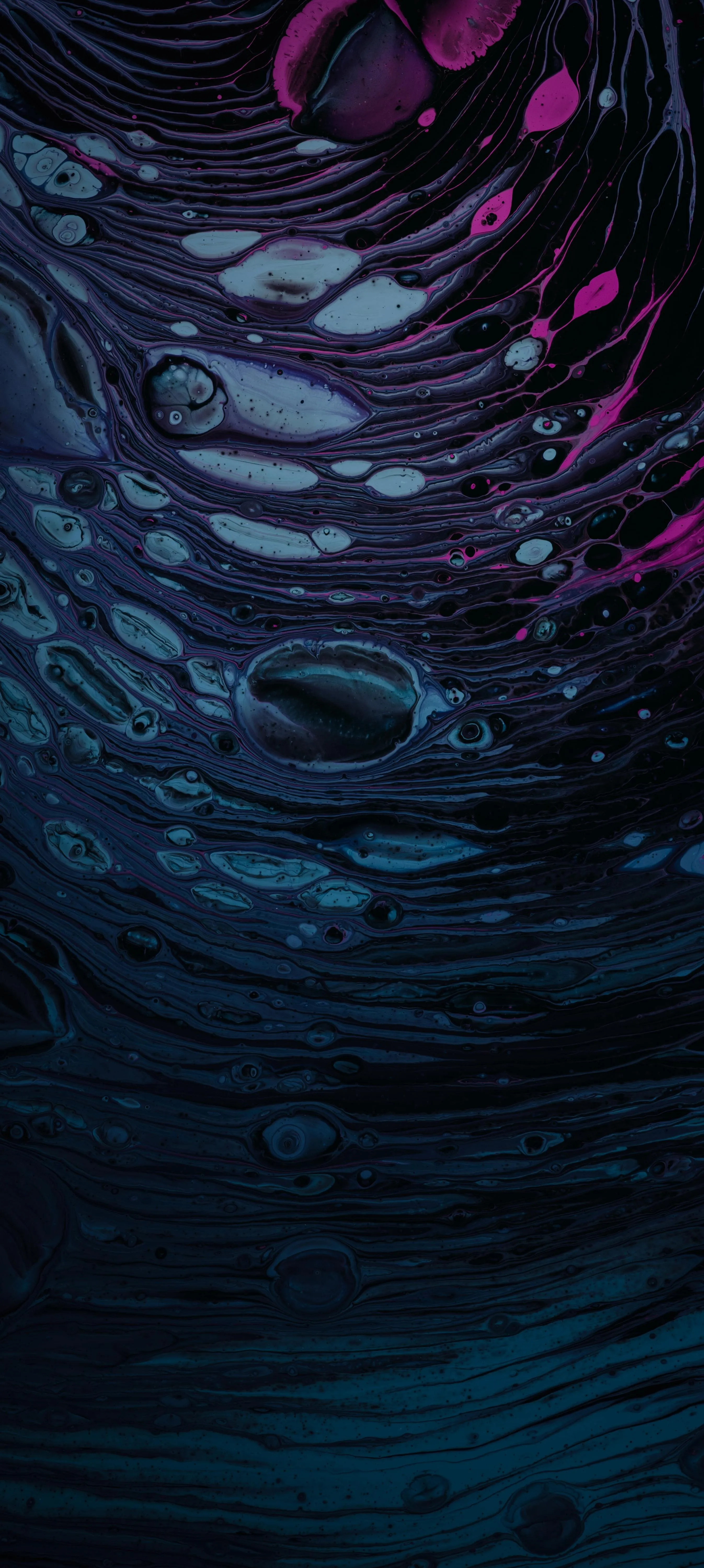 Abstract Blue Pattern with Depth and Wave Effects Wallpaper