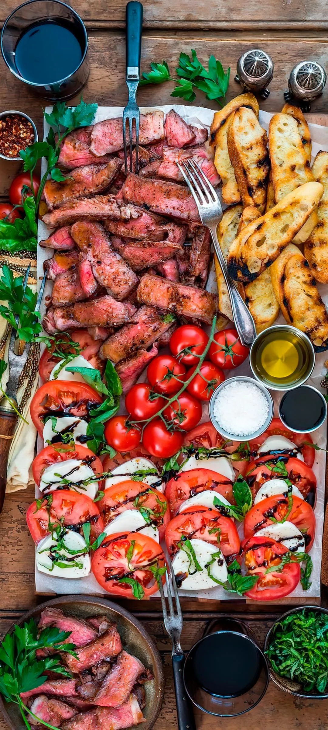 Grilled Steak with Fresh Tomatoes and Toasted Bread Platter
