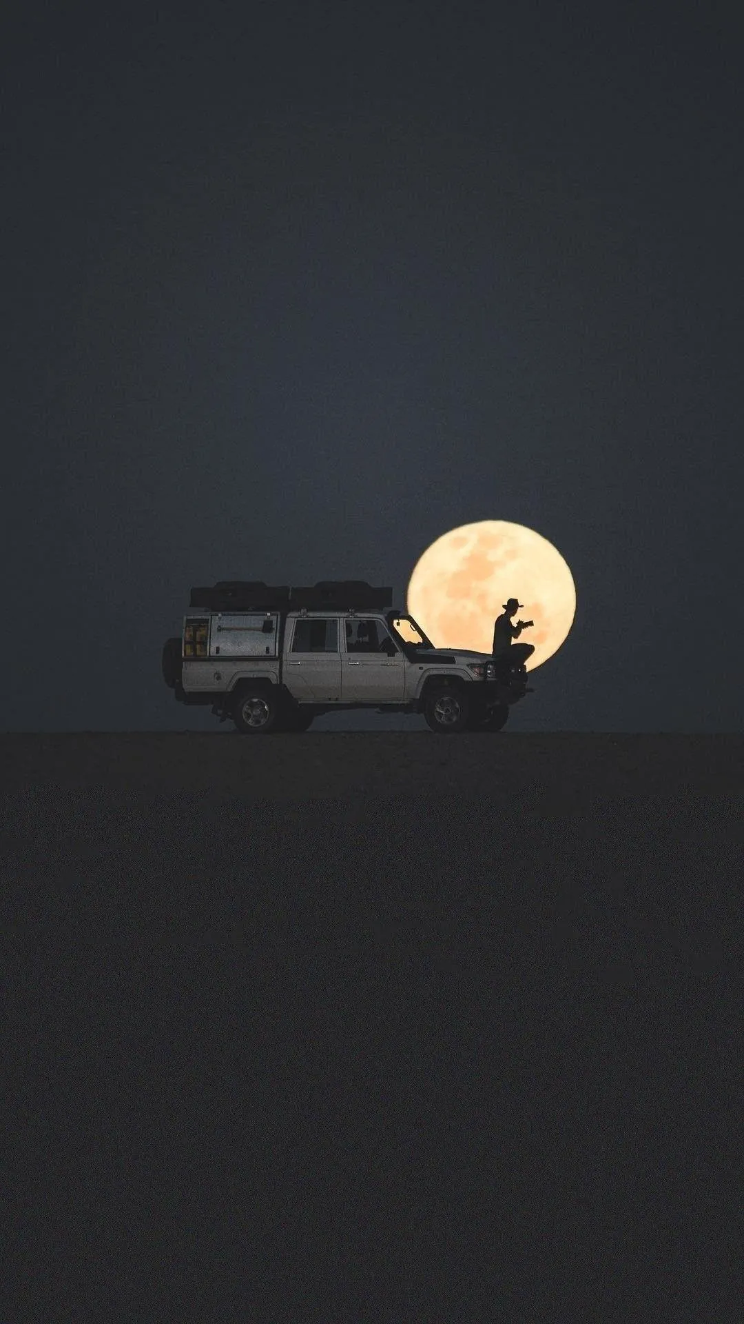 Minimal Night Scene with Jeep Near Moon Mobile Wallpaper