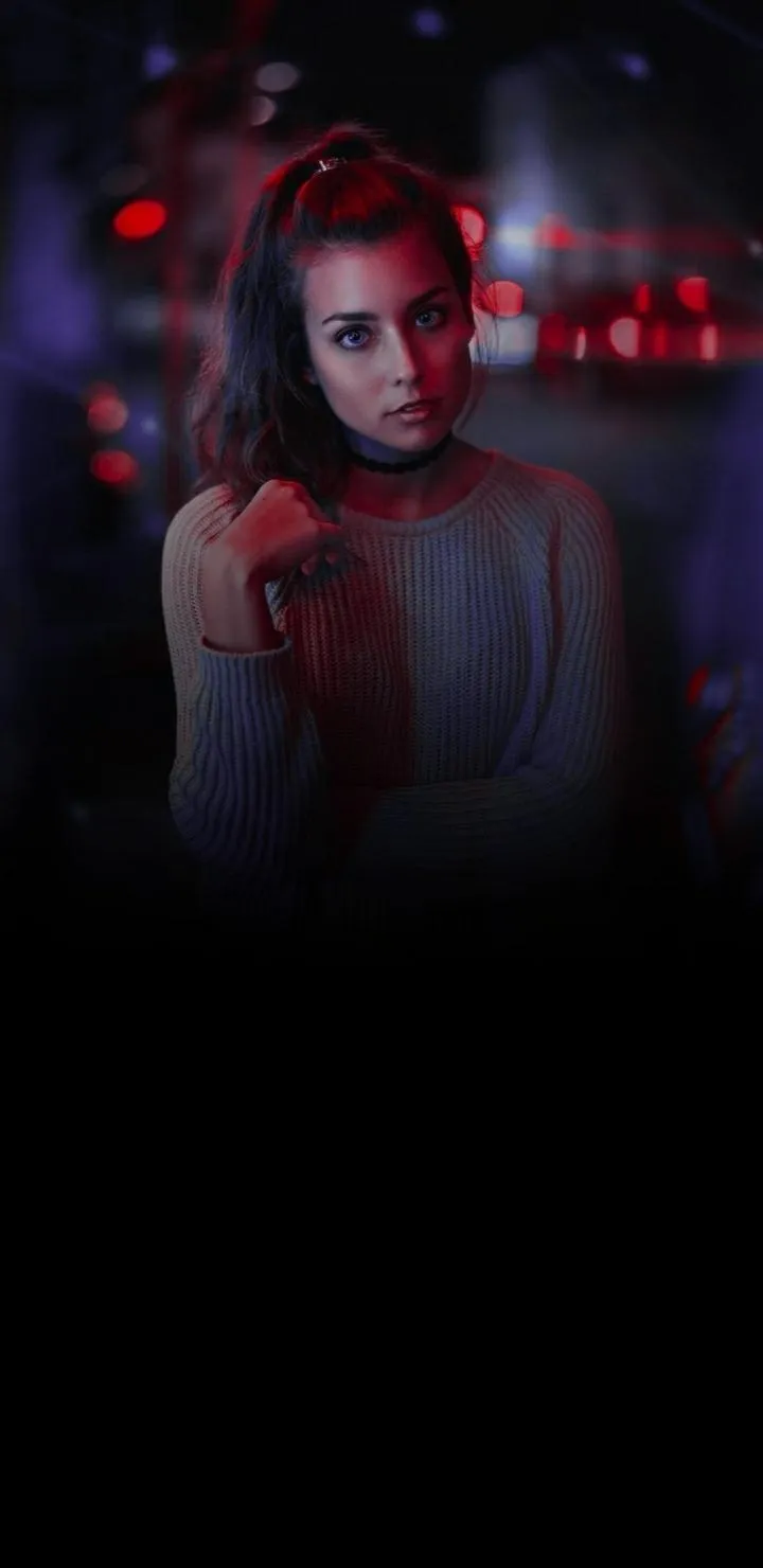 Mysterious Woman in Neon Night City Aesthetic Art Wallpaper