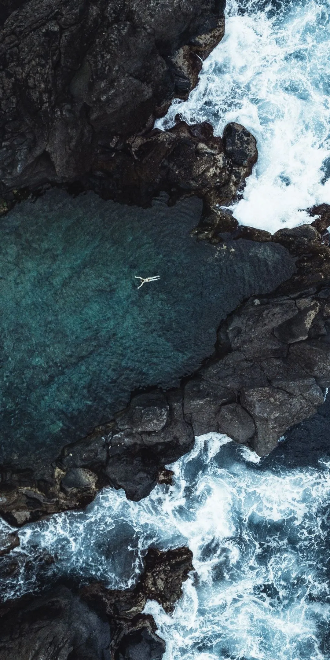 Ocean Wave Aerial View for OnePlus Nord CE 4 Wallpaper