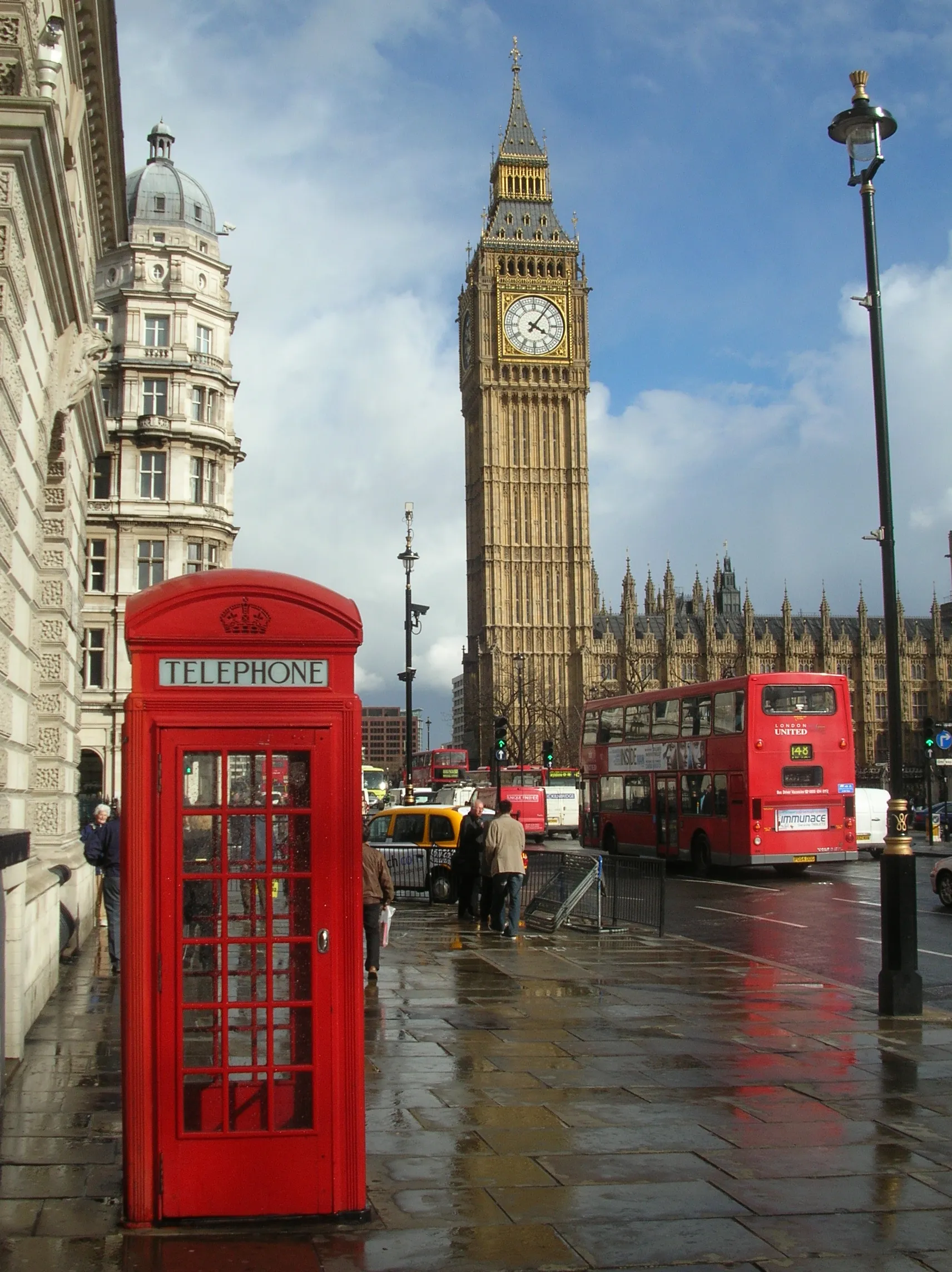 Red Telephone Booth and Big Ben in London City Wallpaper