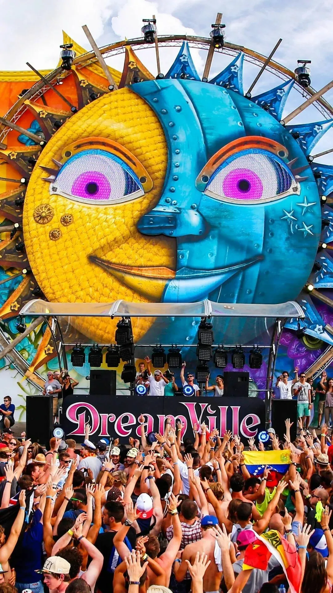 Colourful Dream Ville Show Crowd and Sunshine Stage Hd