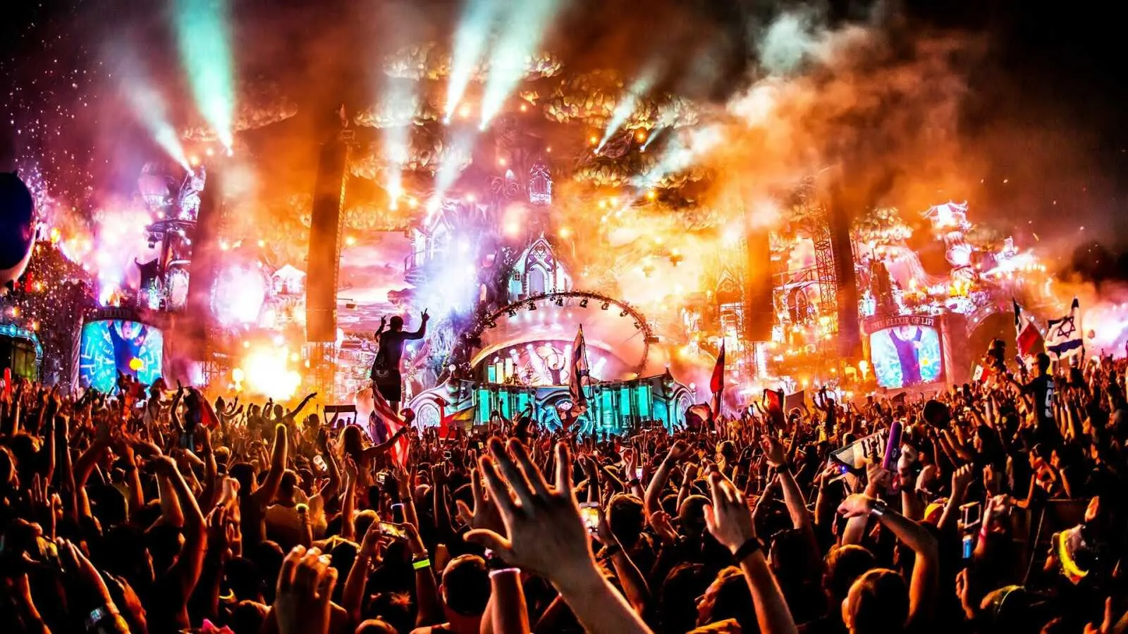 Electrifying Crowd Energy at a Night Music Festival Hd