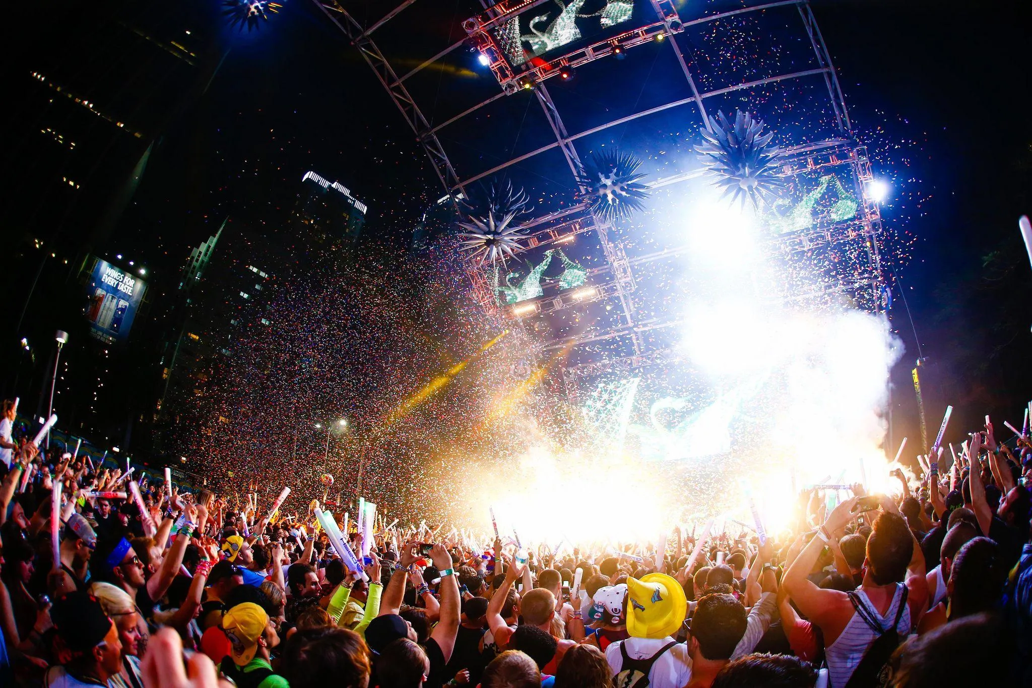Live Energetic Night Dj Party with Crowd Dancing Vibes