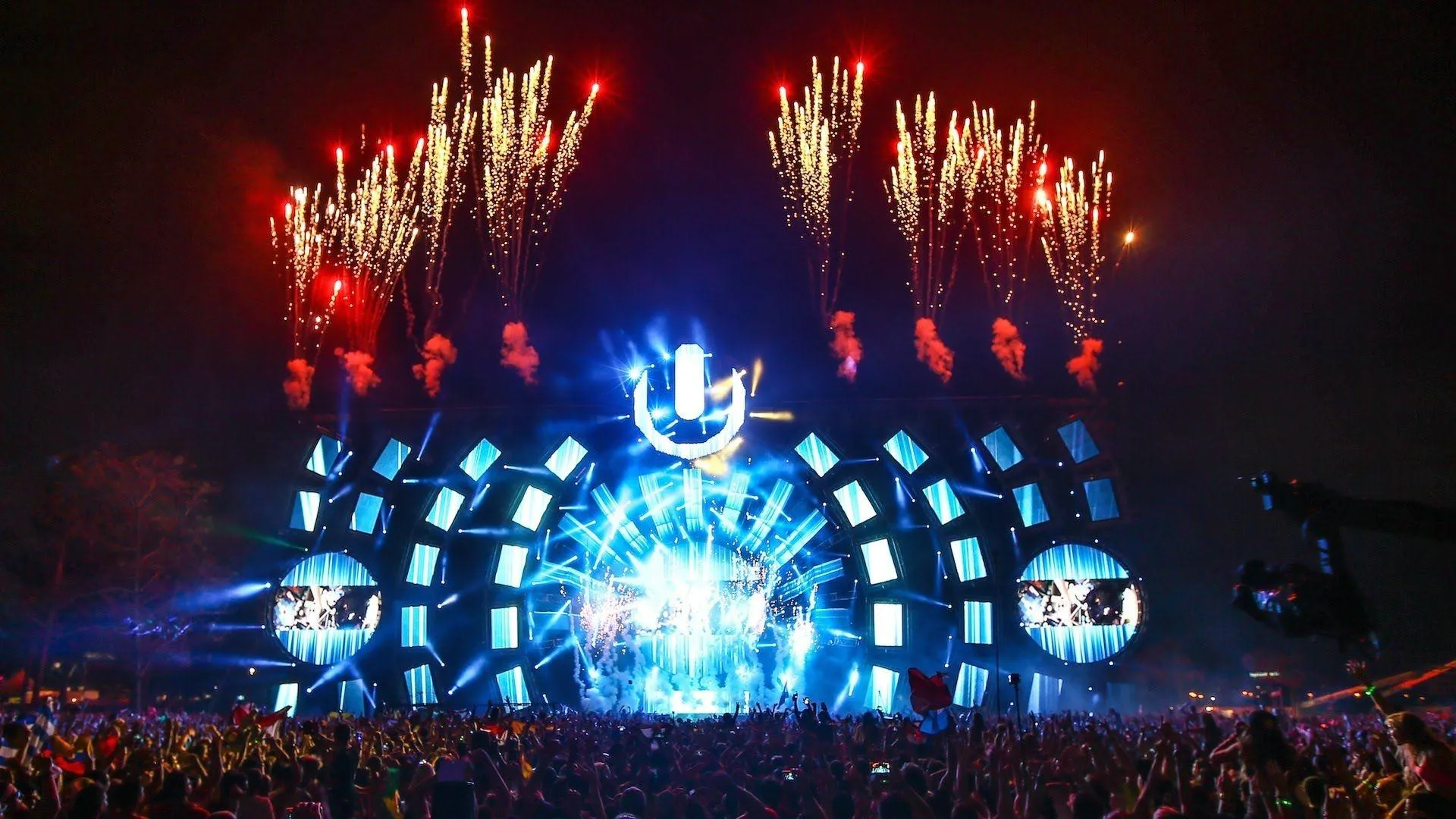 Marvellous Night Music Festival with Fireworks Display Hd