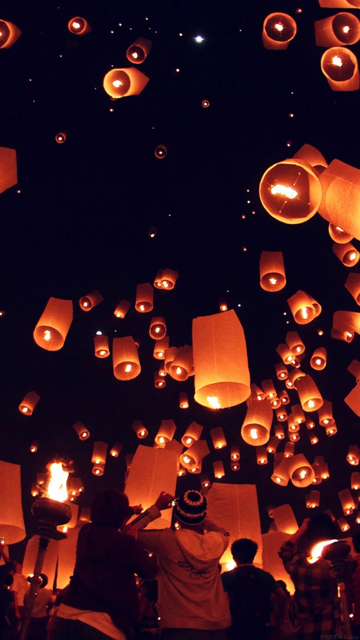 Sky Lantern Festival Shining in the Night Sky Portrait Hd