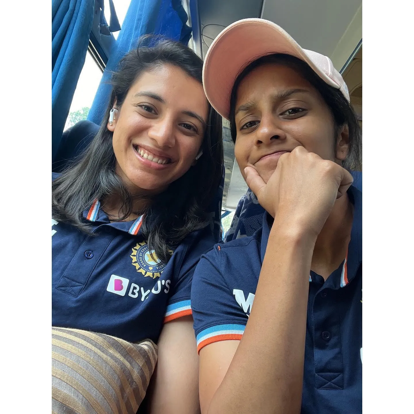 Smriti Mandhana Enjoying a Cruise in Stylish Look wallpaper