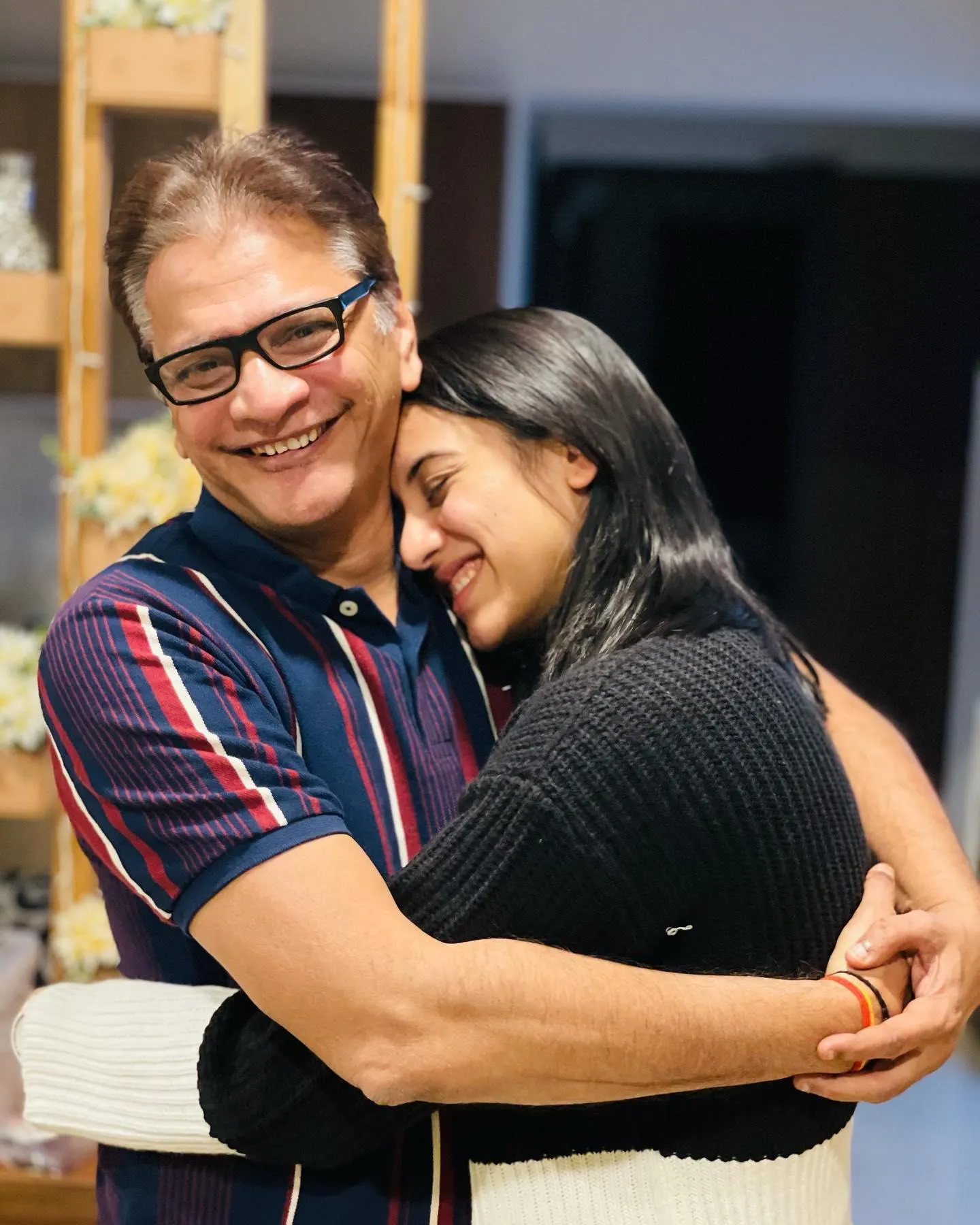 Smriti Mandhana in a Heartwarming Hug with Loved One