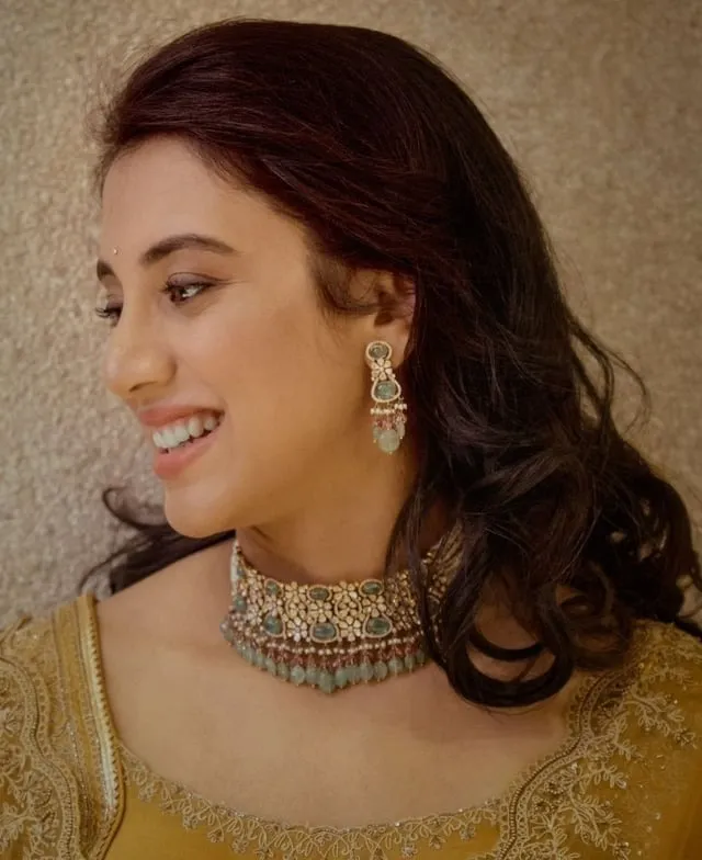 Smriti Mandhana in Ethnic Outfit Looking Gracefully Away