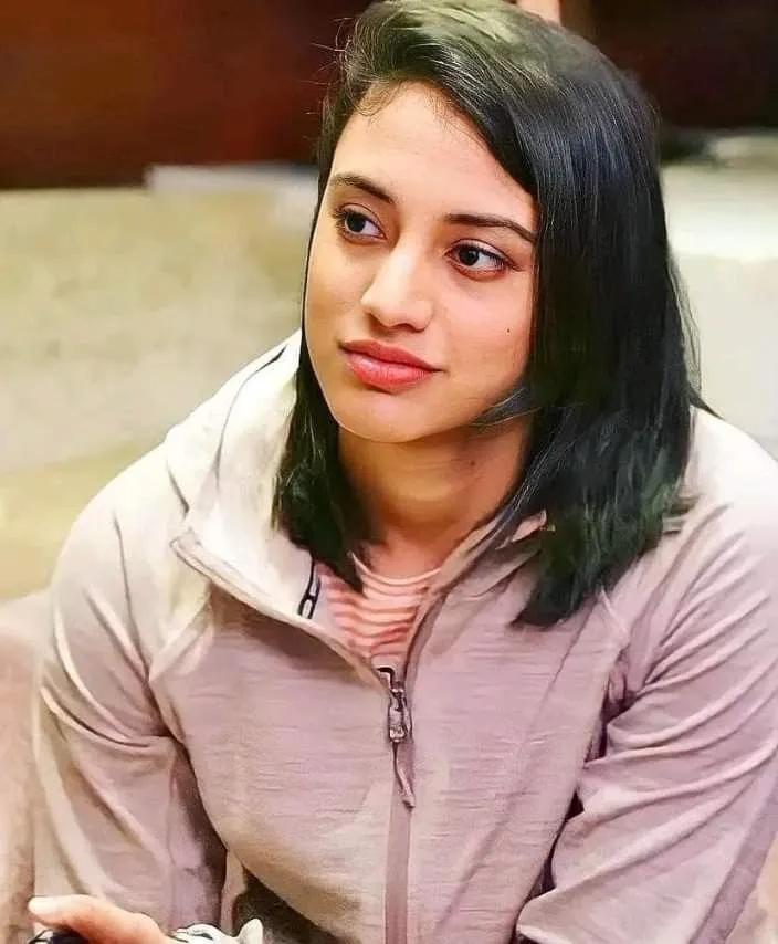 Smriti Mandhana in Interview Looking Thoughtful wallpaper