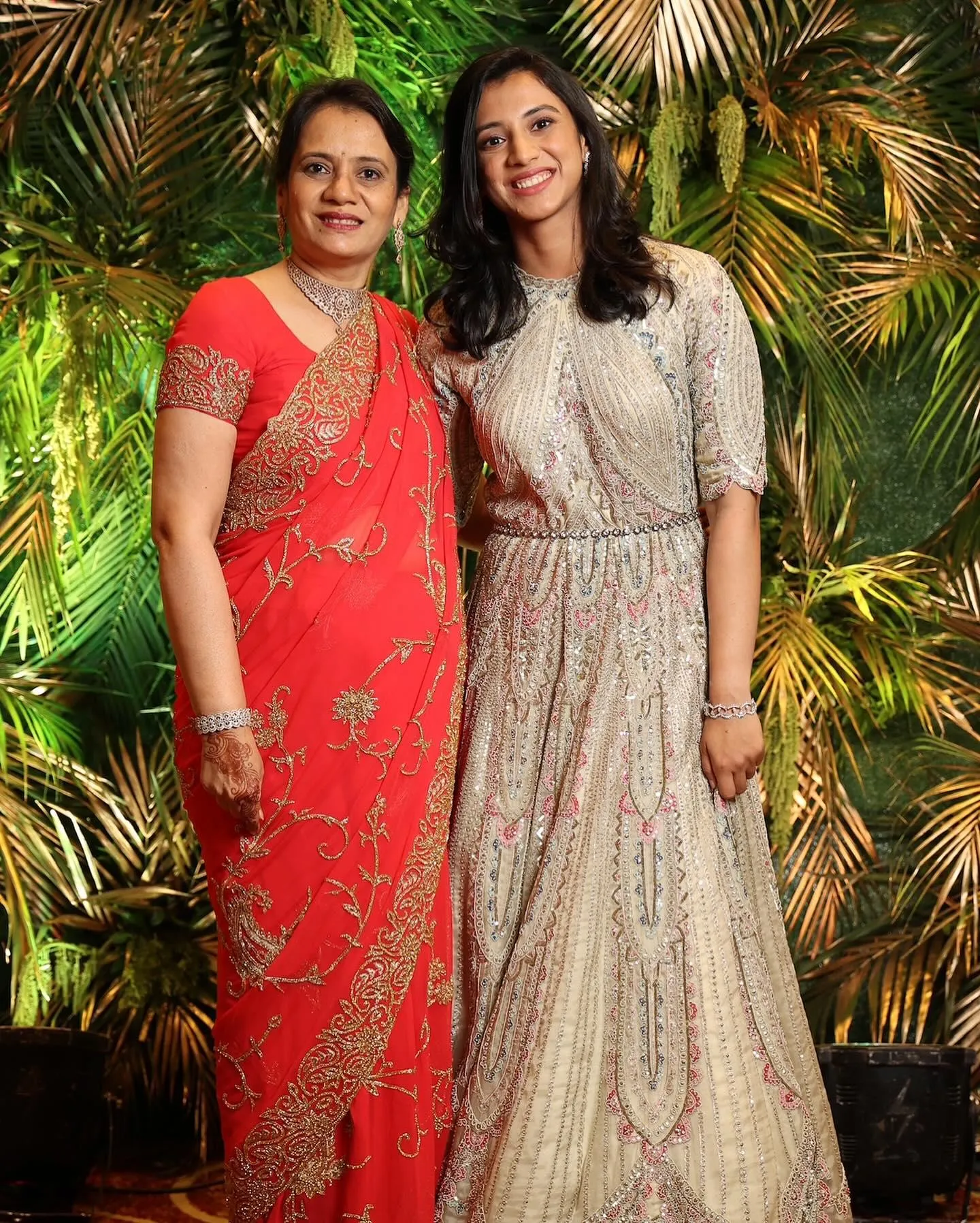 Smriti Mandhana in Saree Posing with a Friend wallpaper
