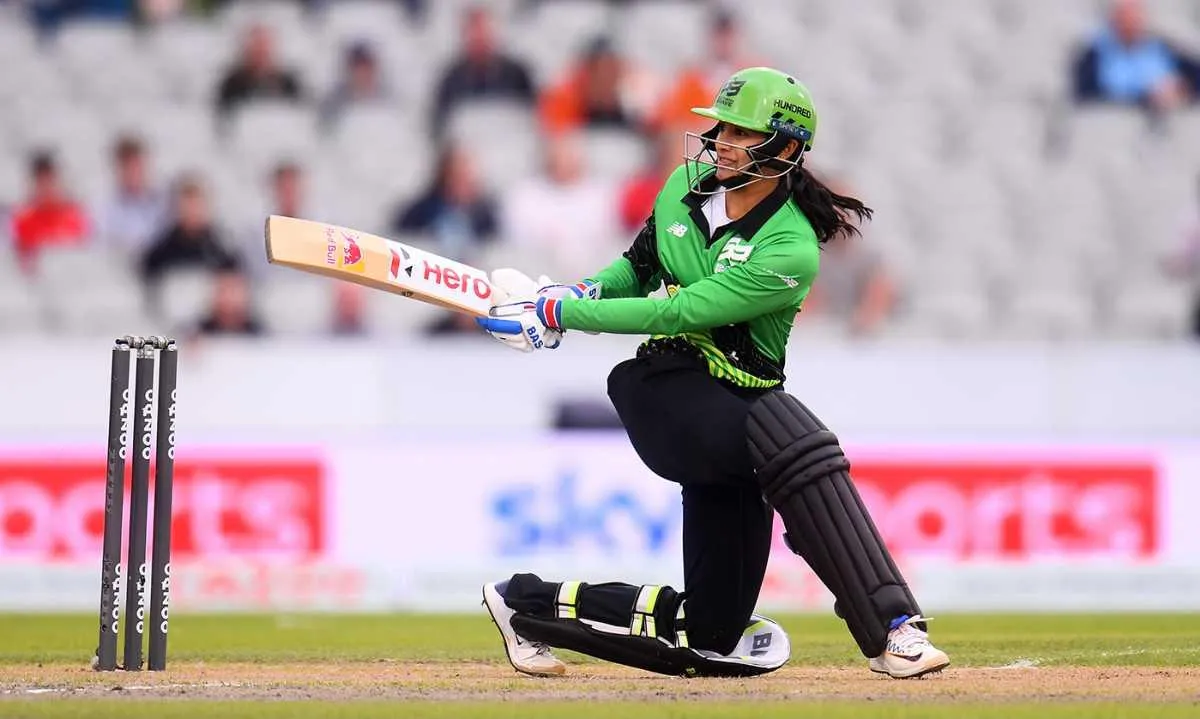 Smriti Mandhana Playing Cover Drive in Match wallpaper