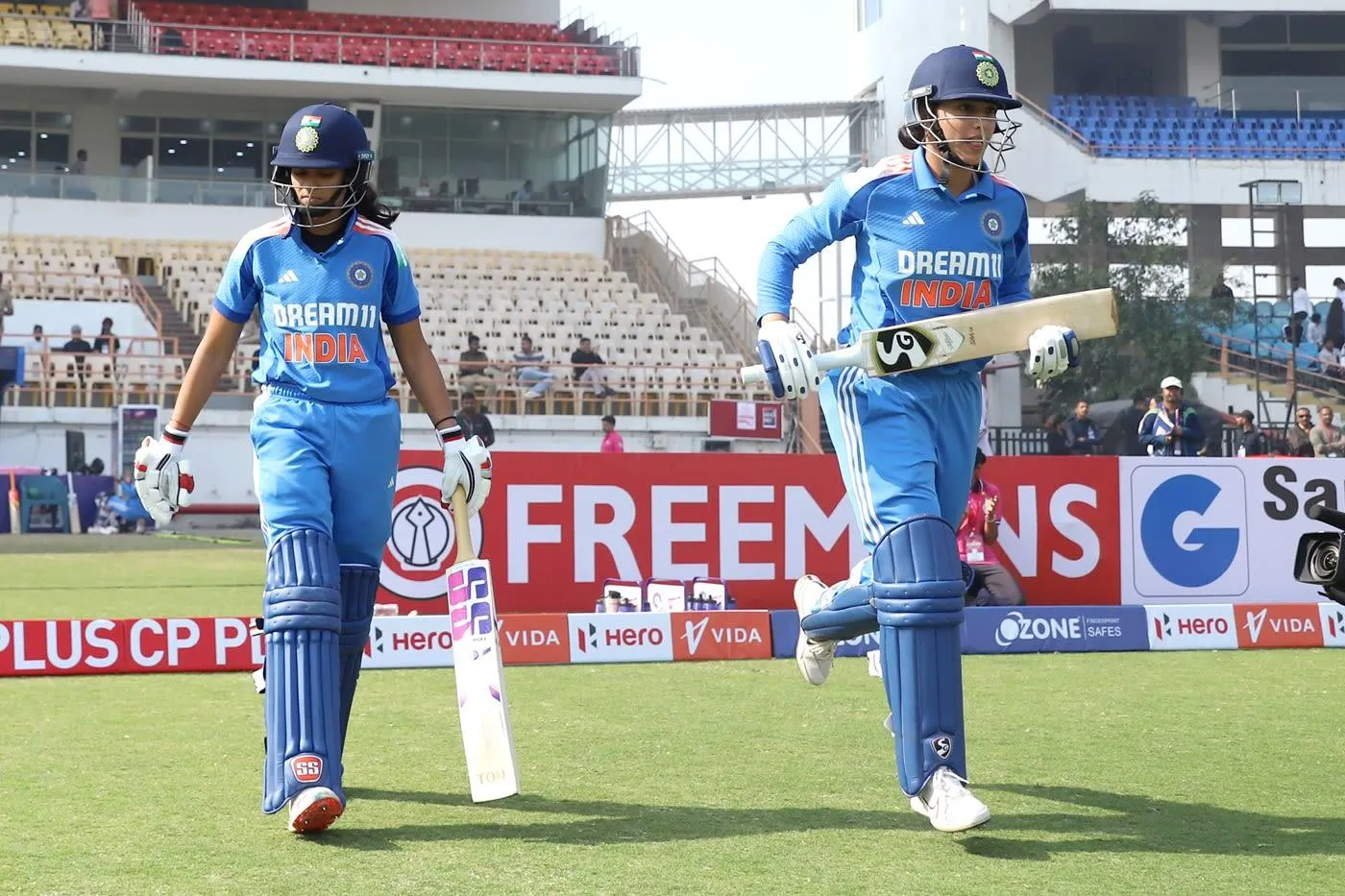 Smriti Mandhana Playing Cricket with Intensity wallpaper