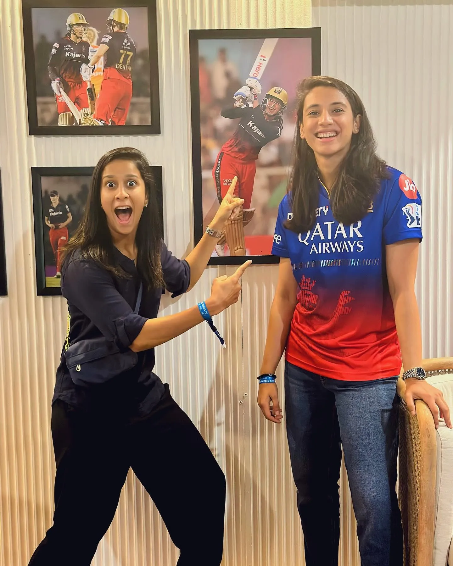 Smriti Mandhana posing a teammate cricket practice session