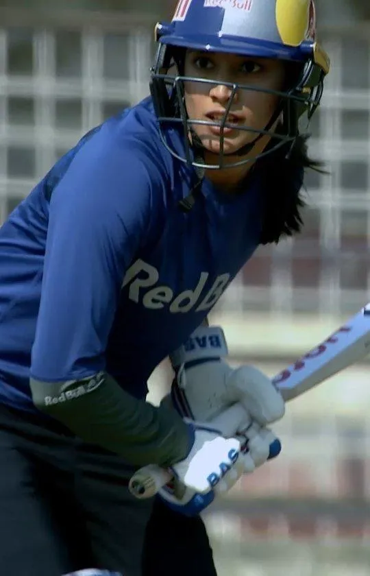 Smriti Mandhana Relaxed Look in Cricket Kit wallpaper