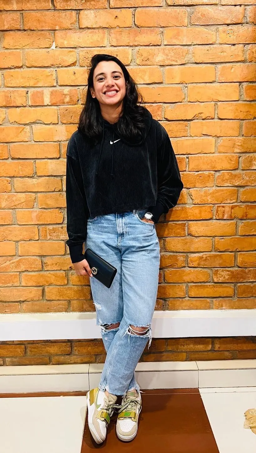 Smriti Mandhana Slaying in Elegant Outfit wallpaper