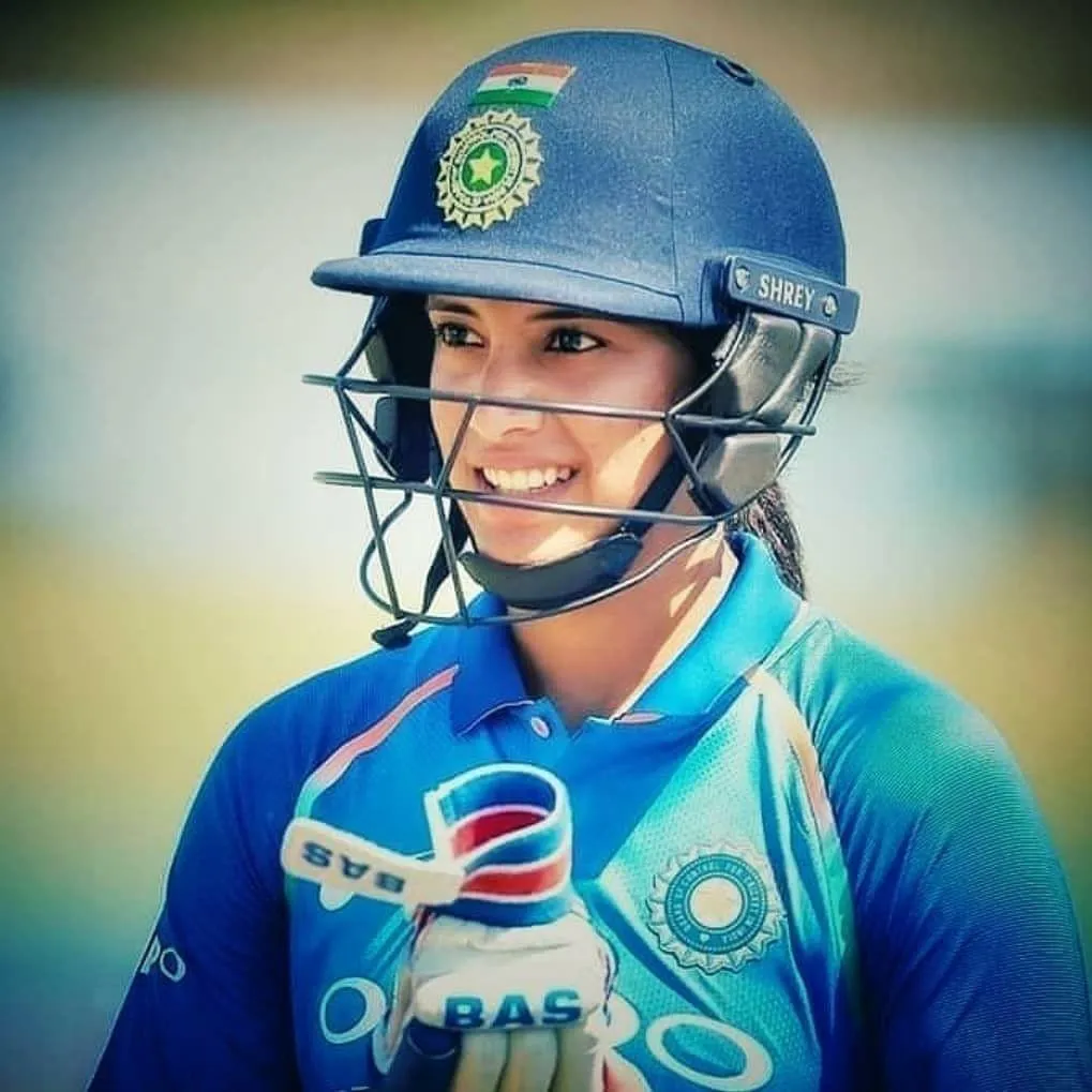 Smriti Mandhana Smiling in Helmet Before Batting wallpaper
