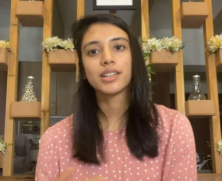 Smriti Mandhana Speaking with a Confident Look wallpaper