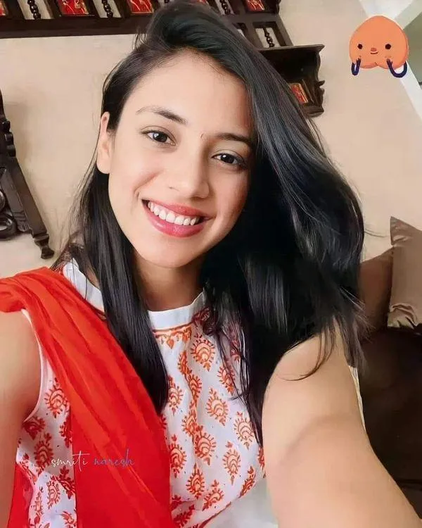Smriti Mandhana Taking a Selfie in Traditional Wear