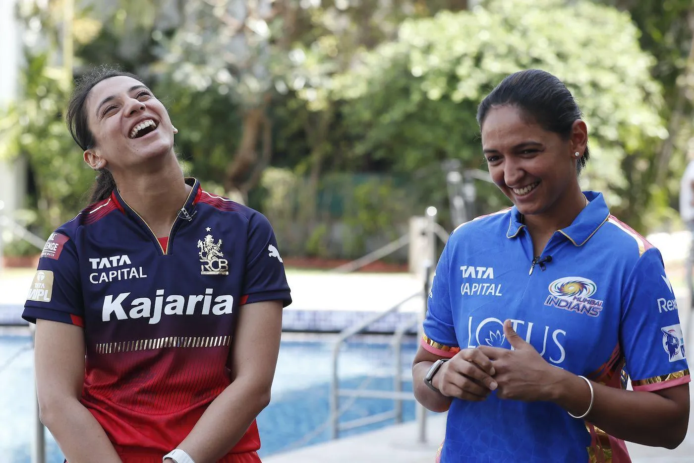 Smriti Mandhana with teammates celebrating the victory