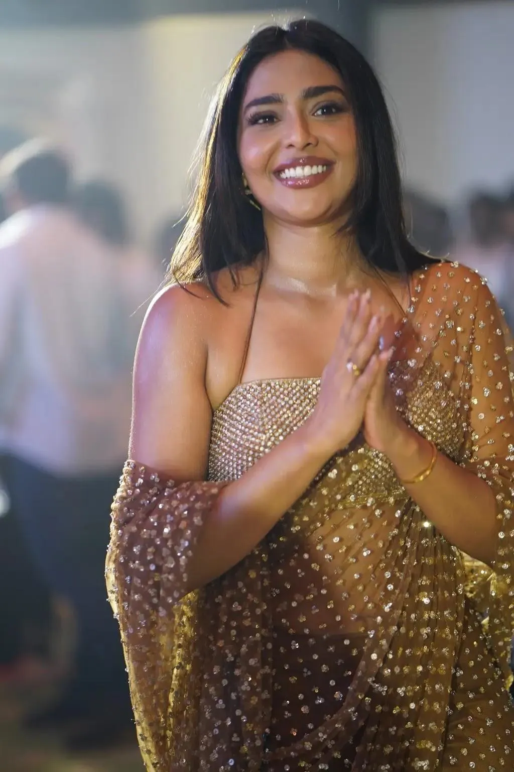 Attractive Aishwarya Lekshmi Glowing Bright in Mustard Saree